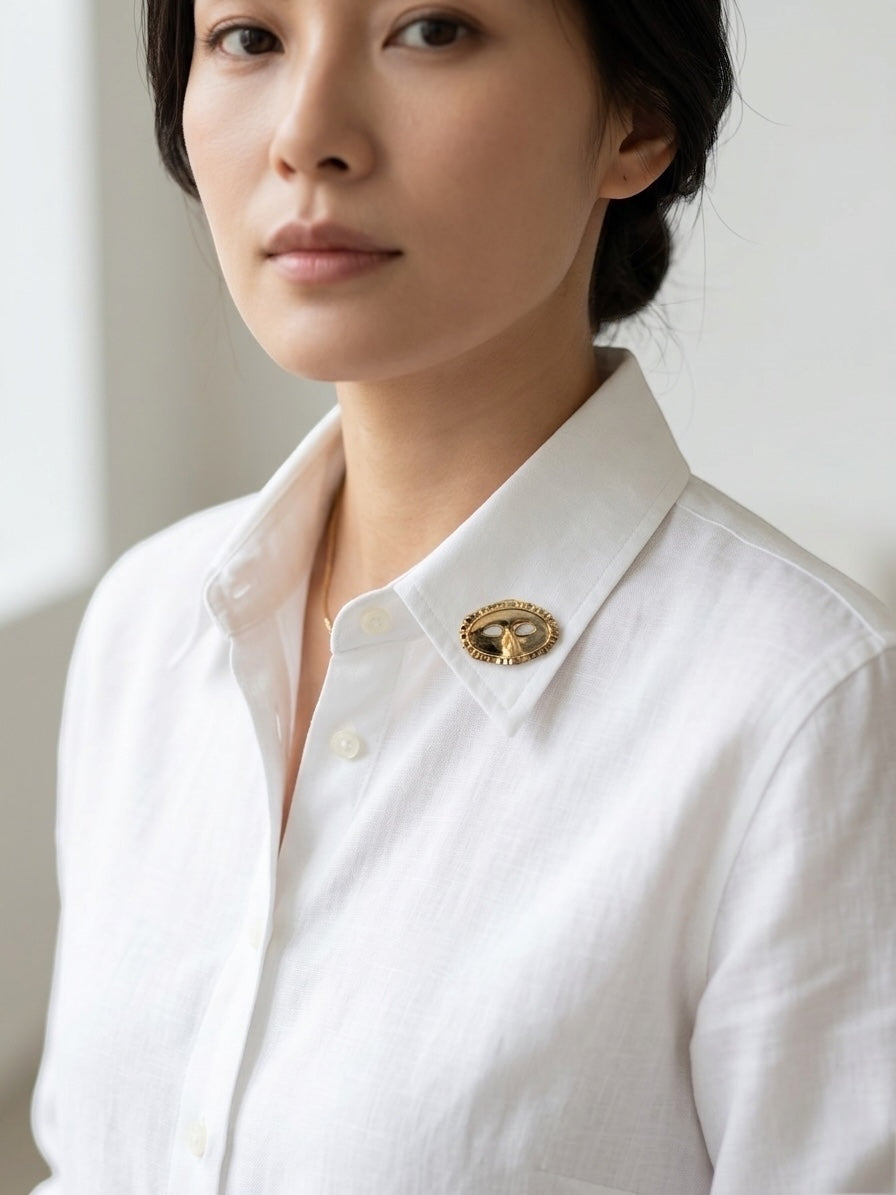 Hidden Maskerade Vintage Brooch Pin