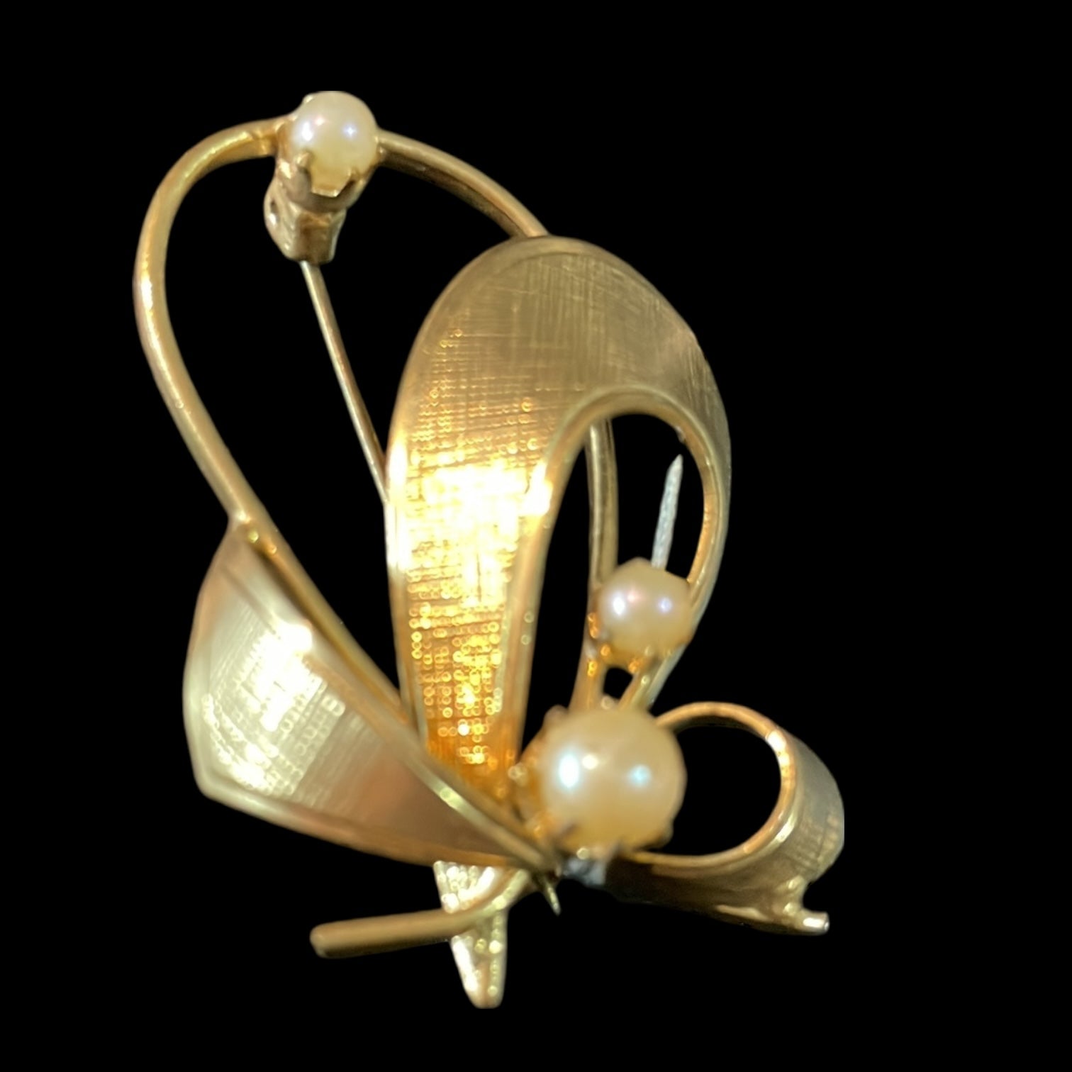 Pearl Twirl Vintage Brooch
