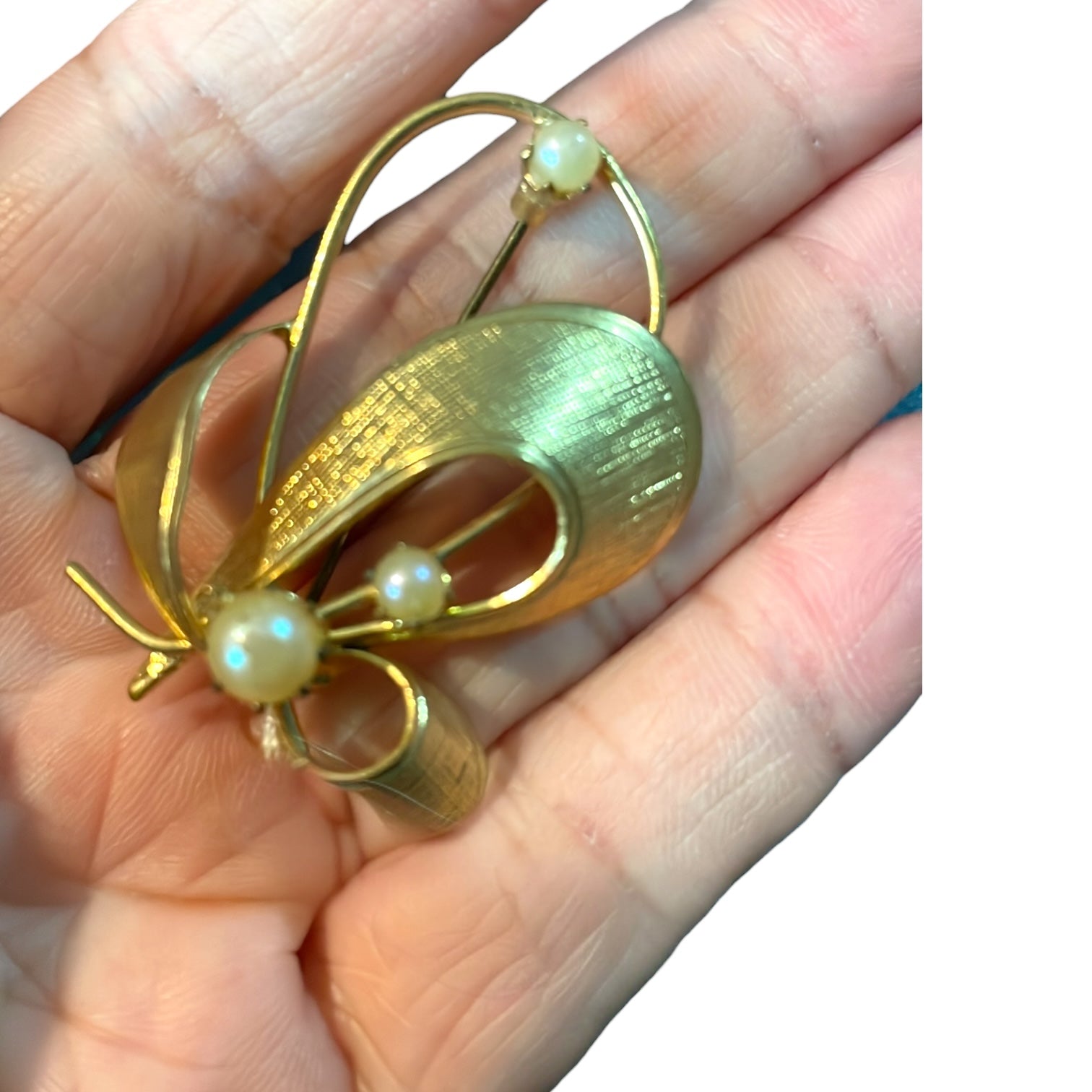 Pearl Twirl Vintage Brooch