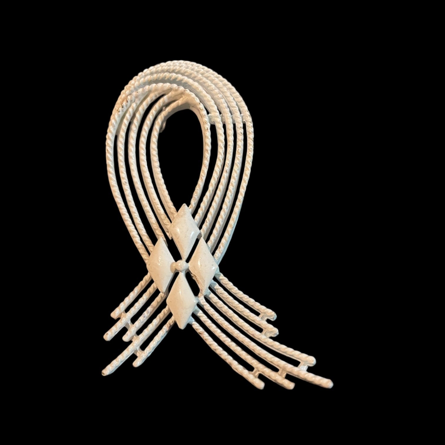 What A Twist!  Vintage White Enamel Brooch