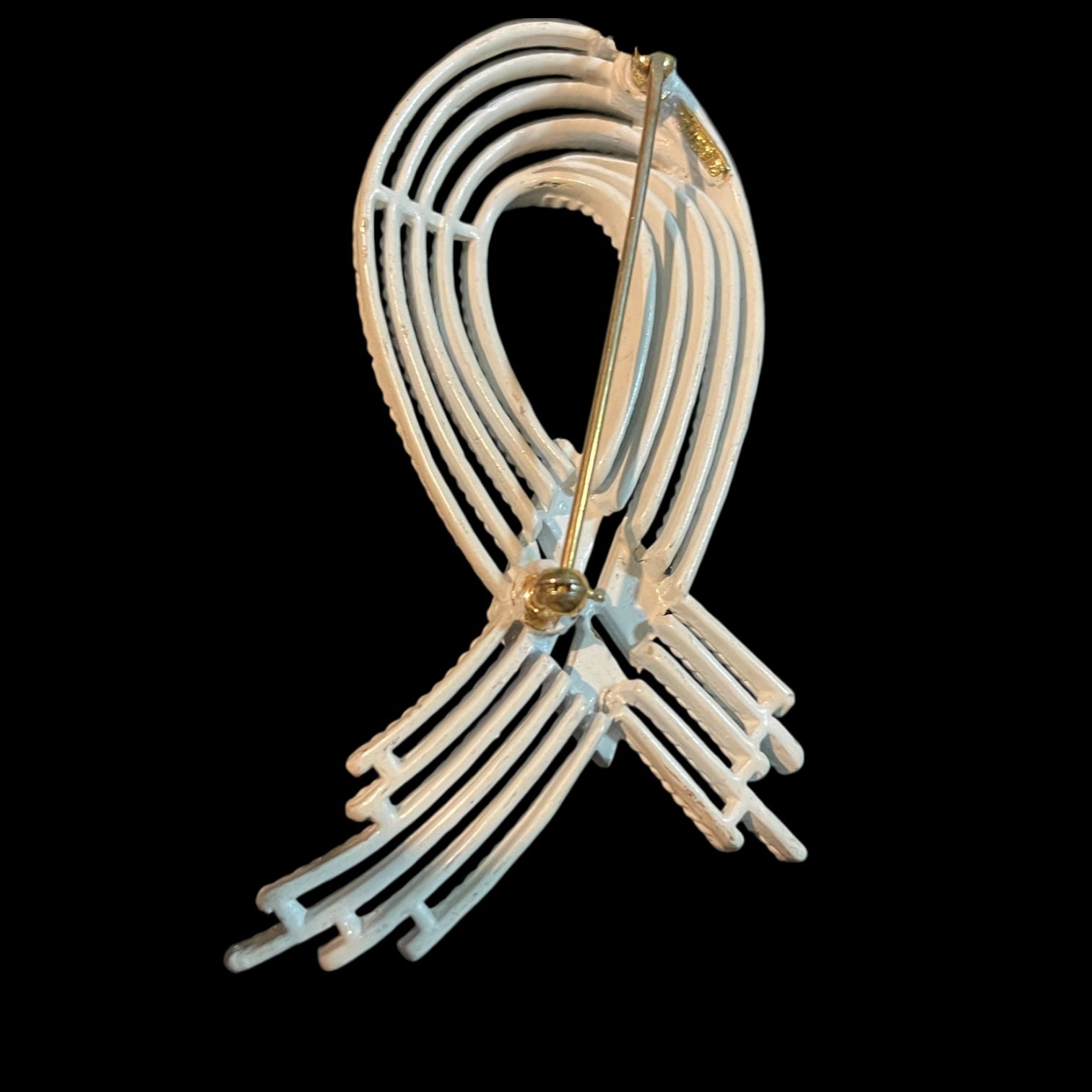 What A Twist!  Vintage White Enamel Brooch