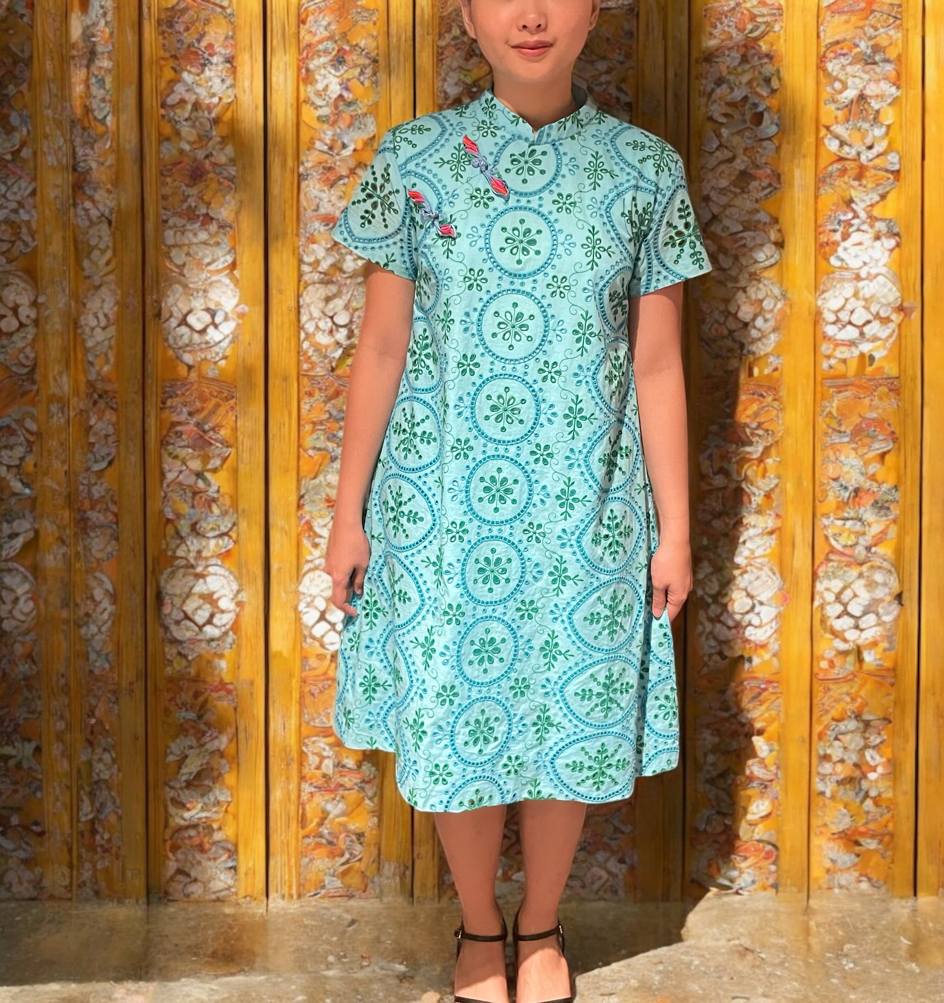 PINWHEEL - BRODERIE LACE AQUA GREEN HANDMADE MODERN CHEONGSAM