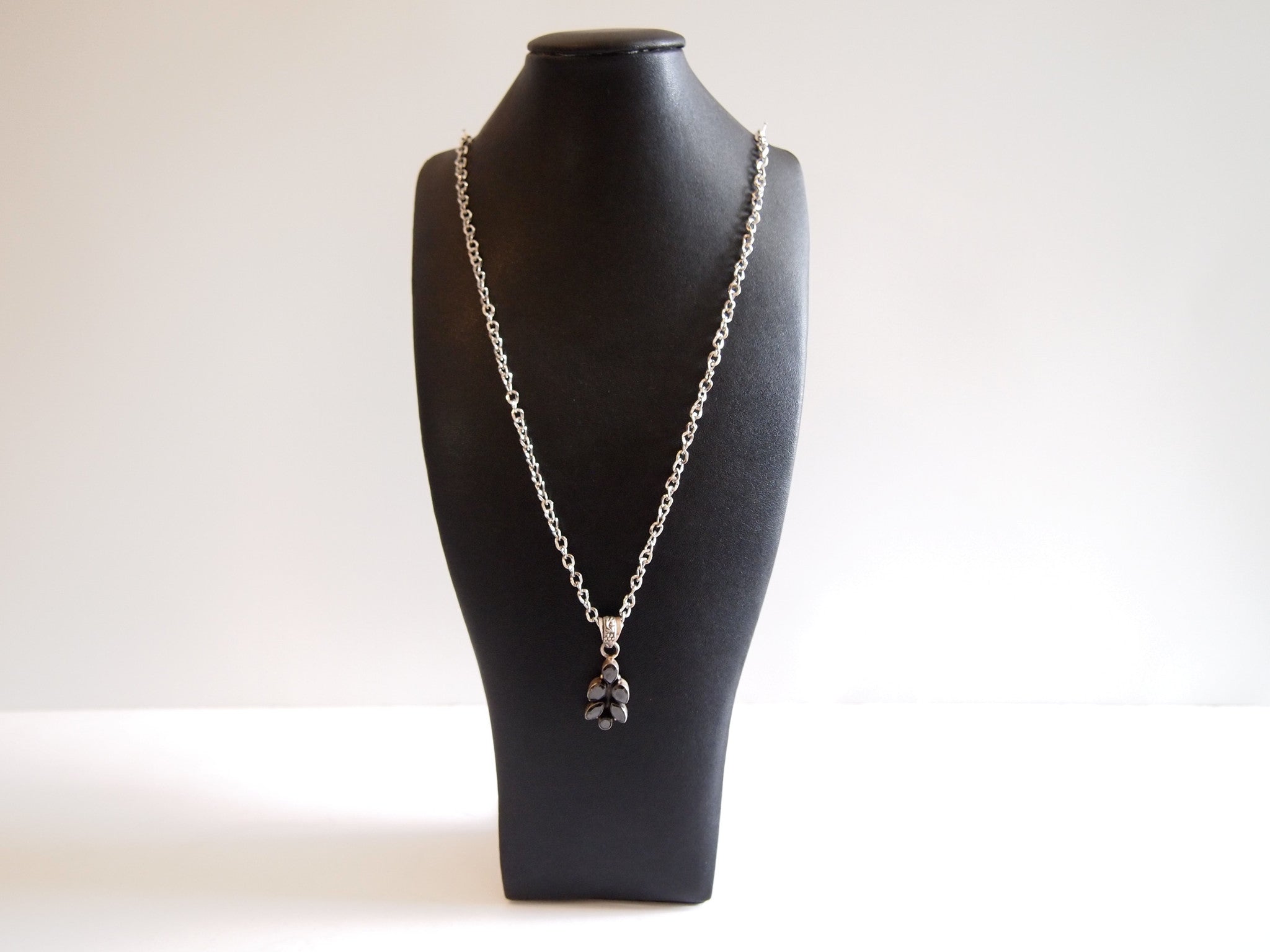 Handmade necklace with onyx with silver rhodium  chain