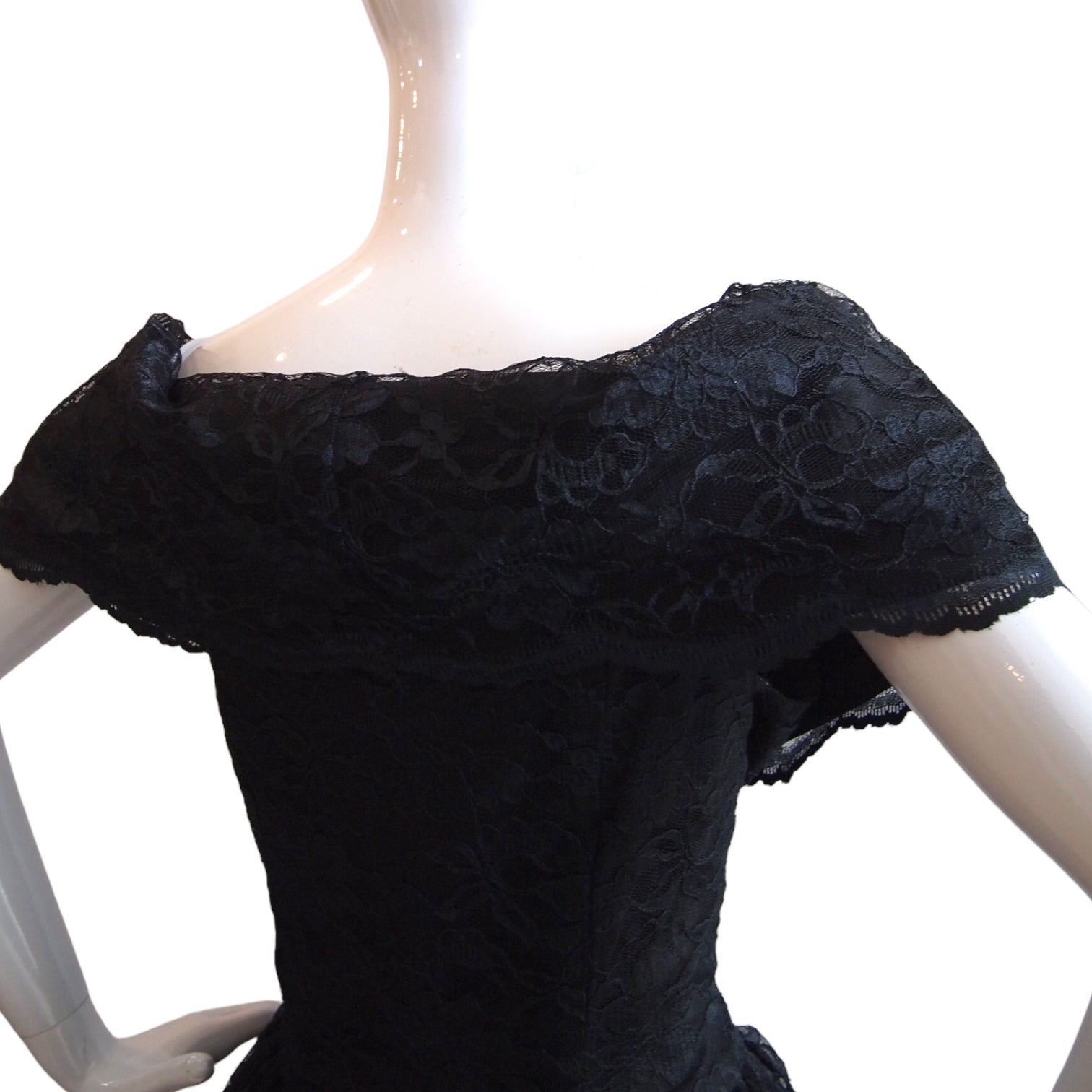 Timeless Classic 1950s Fit Flare Black LAce Off-shoulder Cocktail Evening Dress